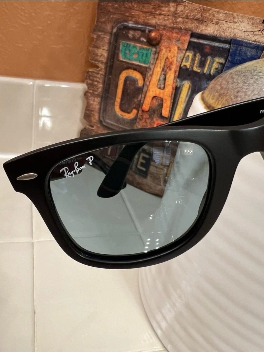 Ray-Ban Classic Wayfarer Sunglasses Flat Black/Blue Lenses, POLARIZED, NEW - Picture 6 of 6